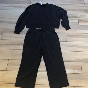 Lululemon softstreme set size 8